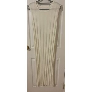 Maxi Sleeveless White Dress. Size medium